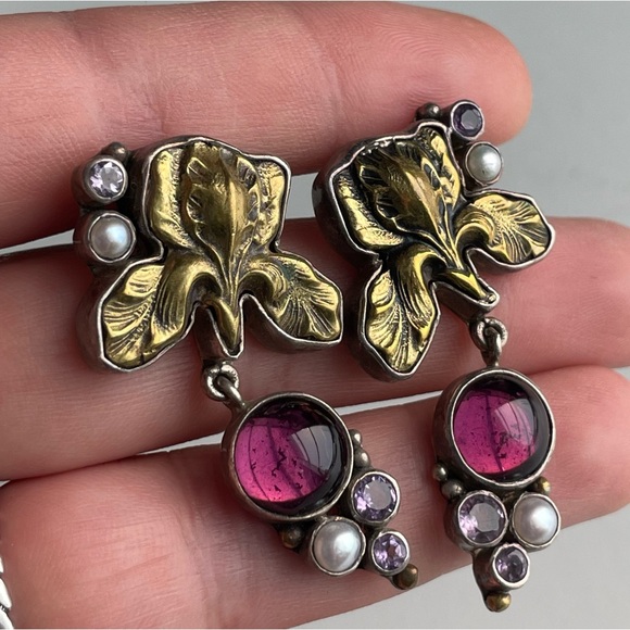 Echo of the Dreamer Mars and Valentine golden Orchid Floral Earrings - Picture 5 of 12